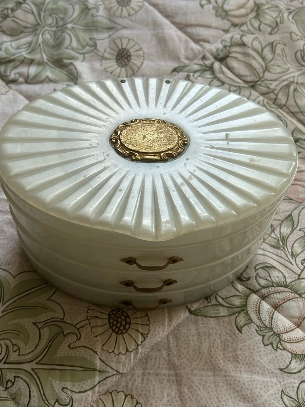 Vintage MCM Rialto of New York White Pearlized Lucite Jewelry Box 1960s 9”